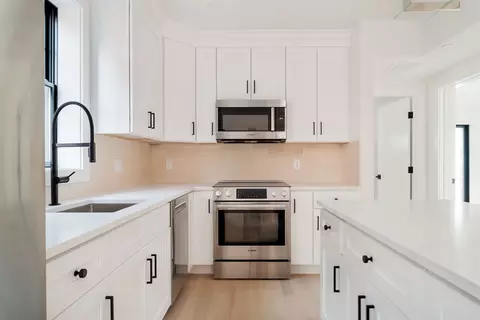 387 Norfolk St #1, Cambridge, MA 02139