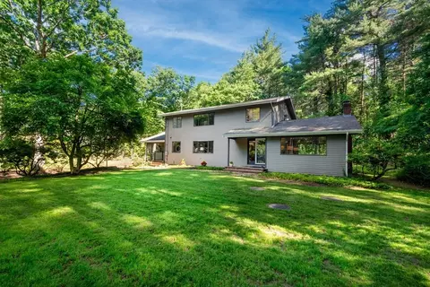 141 Trapelo Rd, Lincoln, MA 01773