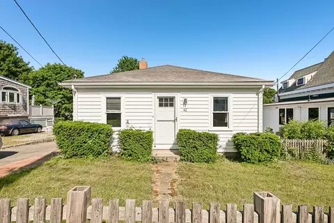 42 E Main St, Gloucester, MA 01930