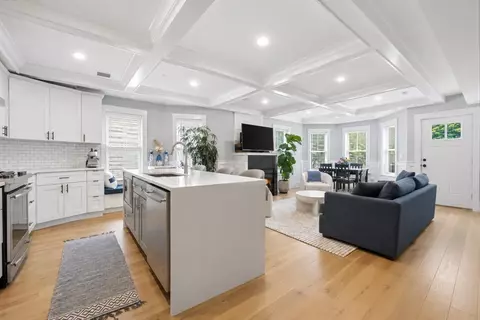 81 Conwell Ave #3, Somerville, MA 02144