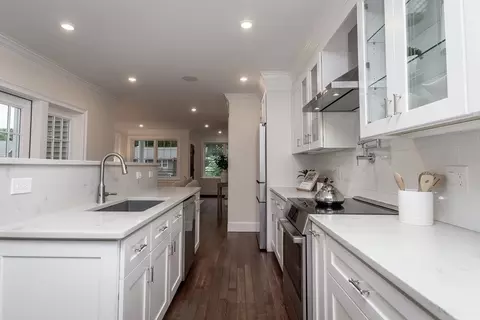 Entry Way - 20 Sherman St, Needham, MA 02494 photo 3 of 3