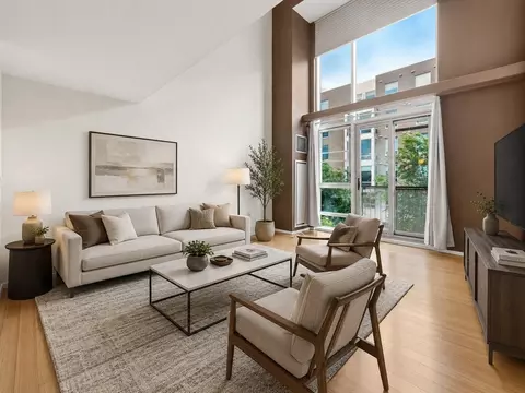 1 Earhart St #309, Cambridge, MA 02141