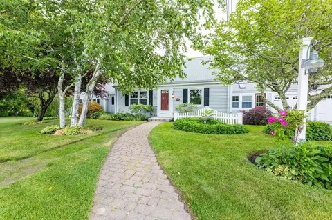 1324 Main St, Acushnet, MA 02743