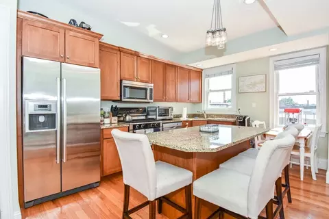 62 H St #3, Boston, MA 02127