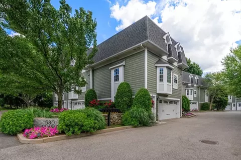 580 Quarry St #4, Quincy, MA 02169