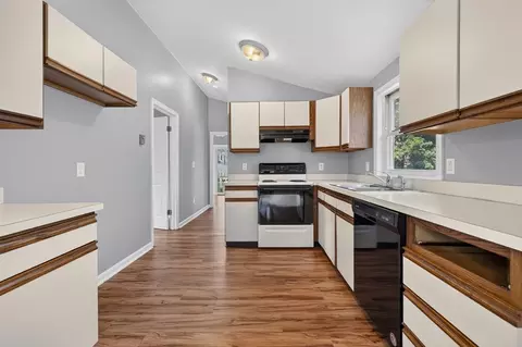 156 Pilgrim Ave, Worcester, MA 01604 photo 6