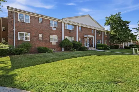 73 Regency Park Dr #73, Agawam, MA 01001