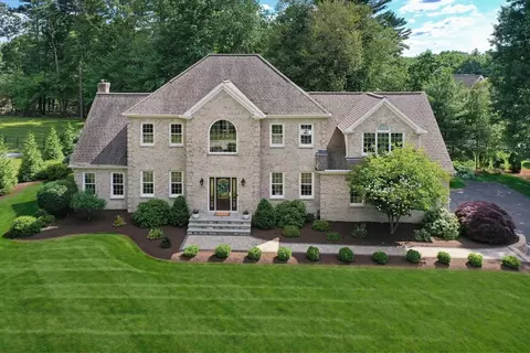15 Saddle Ridge Rd, Holliston, MA 01746