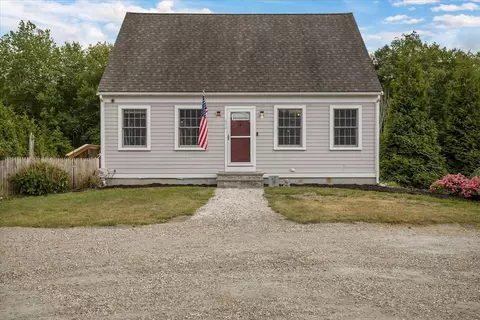 616 Plymouth St, Halifax, MA 02338