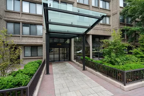 1731 Beacon St #1403, Brookline, MA 02445