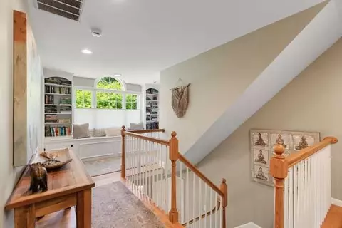 Entry Way - 8 Sergeant Roode Ln, Middleton, MA 01949 photo 3 of 5