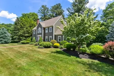 Exterior - 8 Sergeant Roode Ln, Middleton, MA 01949 photo 2 of 7