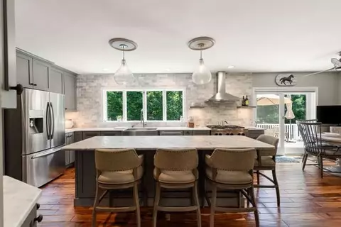 Kitchen - 8 Sergeant Roode Ln, Middleton, MA 01949 photo 1 of 5