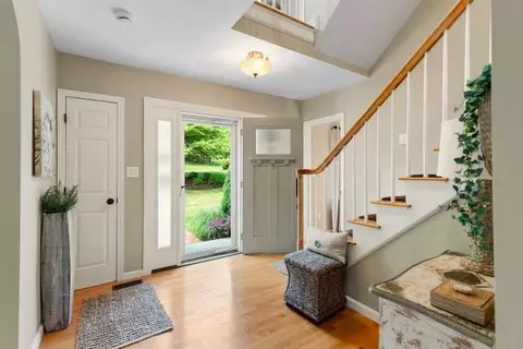 Entry Way - 8 Sergeant Roode Ln, Middleton, MA 01949 photo 1 of 5