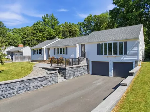 9 Pine Dr, Wilbraham, MA 01095
