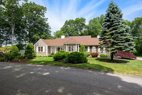 21 Juniper Ridge Ln UNIT 21, Dartmouth, MA 02748