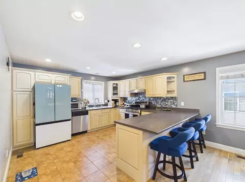 Kitchen - 19 Abington Ln, Fall River, MA 02721 photo 2 of 5