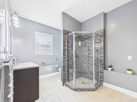 Bath - 19 Abington Ln, Fall River, MA 02721 photo 3 of 3