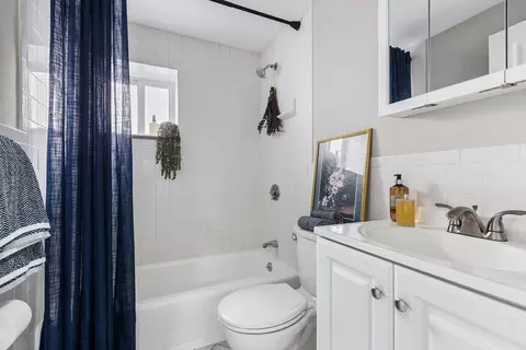 Bath - 15 Staples Ave #12, Everett, MA 02149 photo 1 of 1