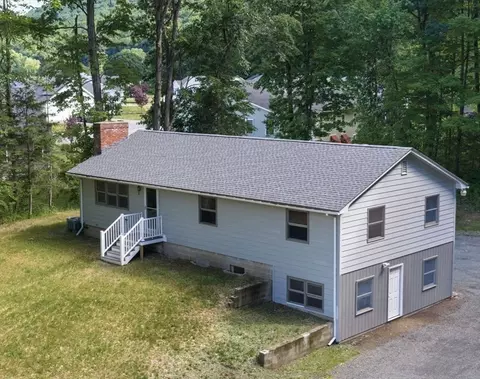 89 Sugarloaf St, Deerfield, MA 01373