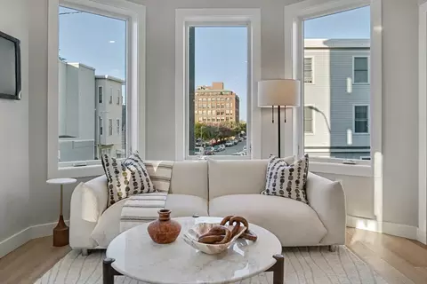 181 Maverick St #PH, Boston, MA 02128