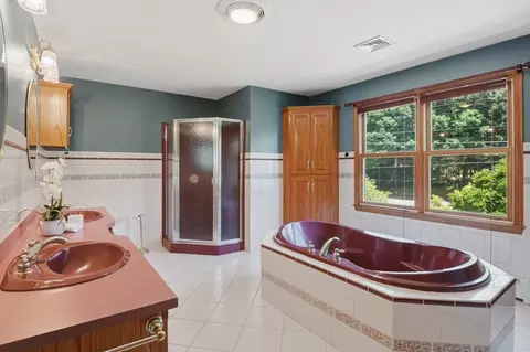 Bath - 45 Mendon St, Upton, MA 01568 photo 3 of 3