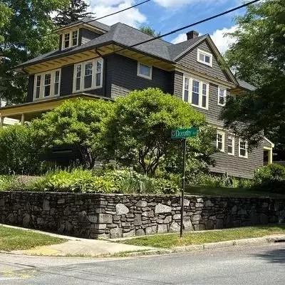 21 Dorothy Ave, Worcester, MA 01606