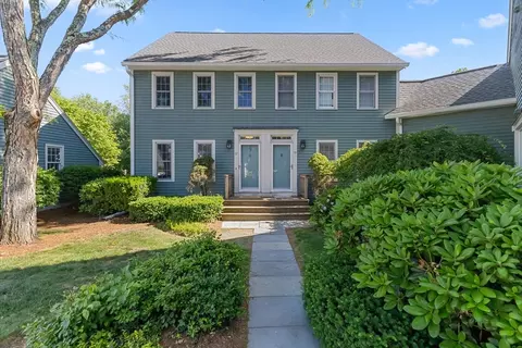 57 Brookdale Cir #57, Shrewsbury, MA 01545