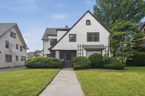 38 Oxford St, Springfield, MA 01108
