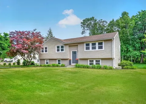 104 Hartwell Rd, Bedford, MA 01730