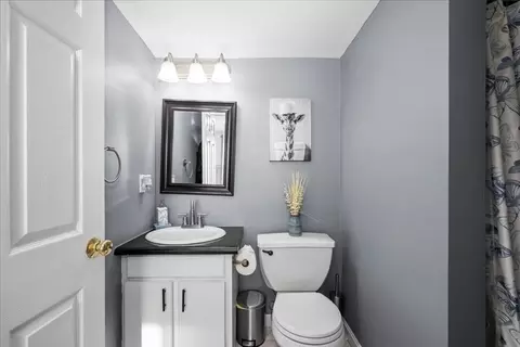 Bath - 1 Hatfield St #7, Worcester, MA 01604 photo 1 of 2