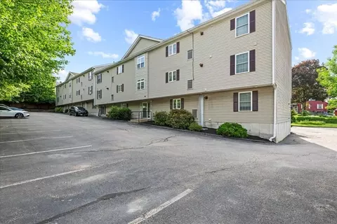 Exterior - 1 Hatfield St #7, Worcester, MA 01604 photo 6 of 9