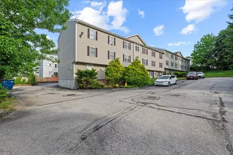 Exterior - 1 Hatfield St #7, Worcester, MA 01604 photo 3 of 9