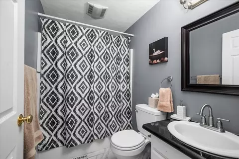 Bath - 1 Hatfield St #7, Worcester, MA 01604 photo 2 of 2