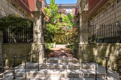 4 Washington Ave #5, Cambridge, MA 02140