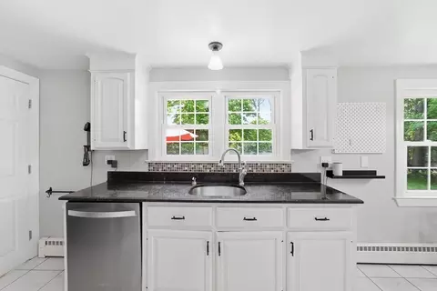 75 William St, Walpole, MA 02081 photo 13