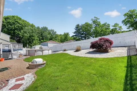 Exterior - 3 Oak Leaf Cir, Worcester, MA 01603 photo 7 of 7