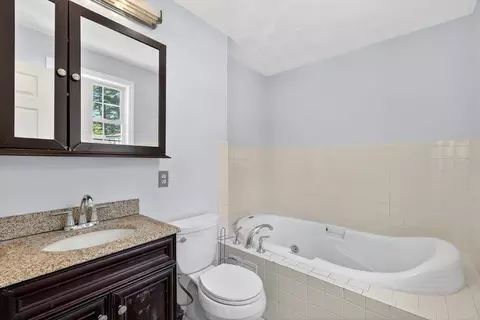 Bath - 3 Oak Leaf Cir, Worcester, MA 01603 photo 1 of 6