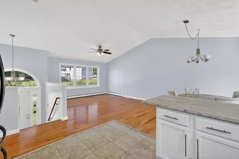 Living - 3 Oak Leaf Cir, Worcester, MA 01603 photo 3 of 4