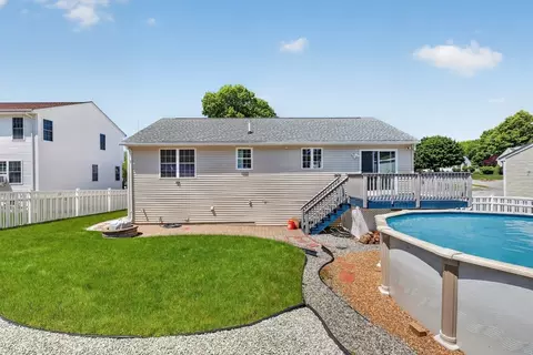 Exterior - 3 Oak Leaf Cir, Worcester, MA 01603 photo 5 of 7