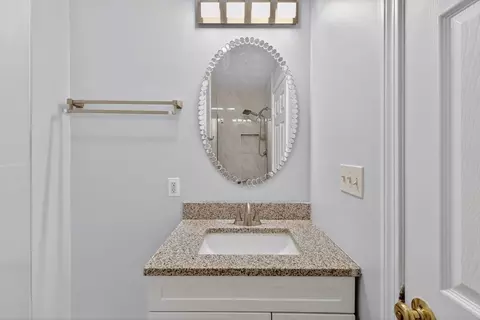 Bath - 3 Oak Leaf Cir, Worcester, MA 01603 photo 4 of 6