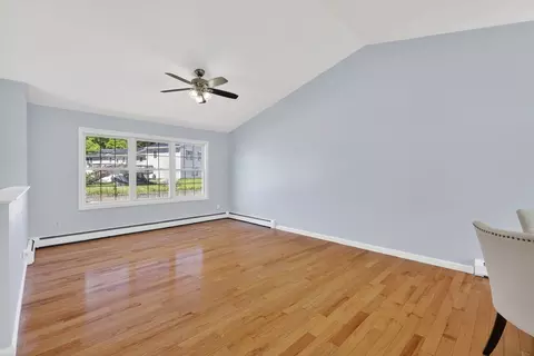 Living - 3 Oak Leaf Cir, Worcester, MA 01603 photo 2 of 4