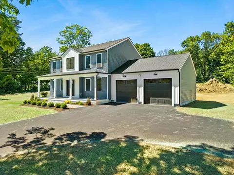 7 Elm Pl, Hanson, MA 02341