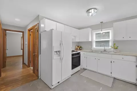 232 Almira Rd, Springfield, MA 01119 photo 7