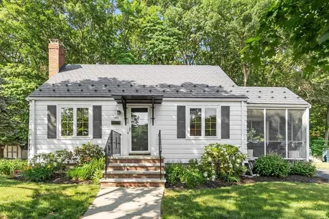 463 Cedar Brook Rd, Lynn, MA 01904