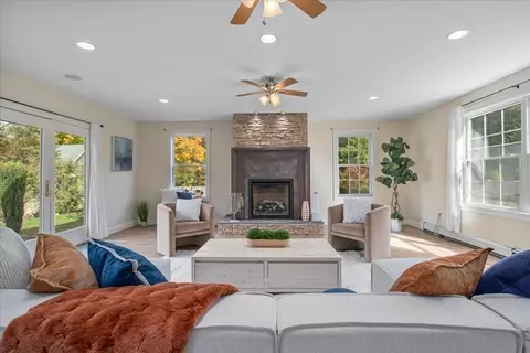 29 Canton St, Easton, MA 02356
