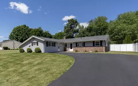 22 Temi Rd, Hudson, MA 01749