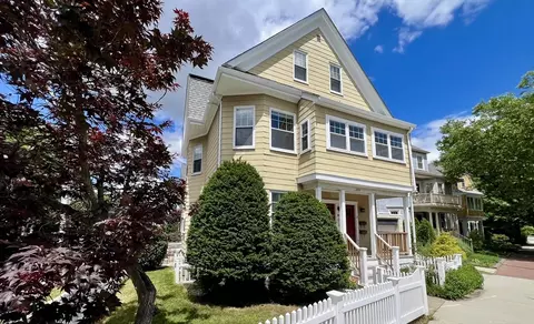 293 Huron Ave #2, Cambridge, MA 02138