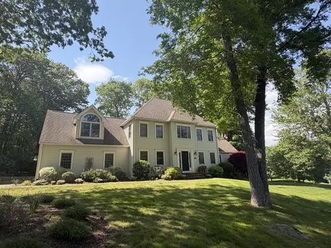 14 Greystone Ln, Hopkinton, MA 01748