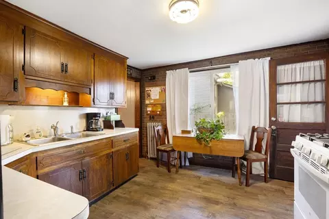 43 Ferry St, Chicopee, MA 01013 photo 8